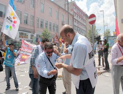 MADıMAK - Madımak Önünde Olaylar