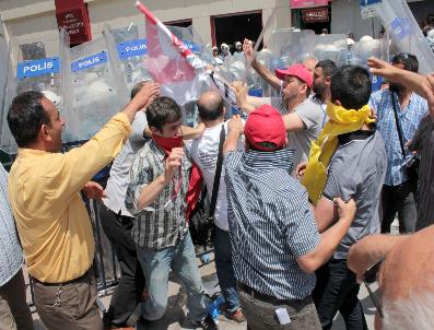 MADıMAK - Madımak Önünde Olaylar