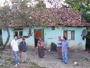 Yıkılma Tehlikesi İçindeki Evde Yaşayan Akman Ailesi Yardım Bekliyor