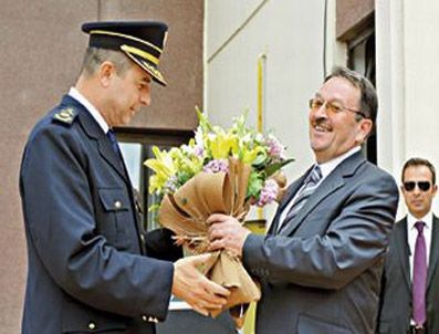 BAHRETTIN DEMIRER - Emniyet'te devir teslim