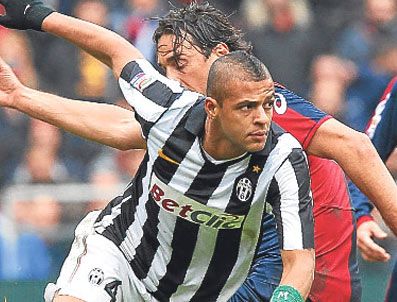 HASAN ŞAŞ - Felipe Melo, Aslan gibi