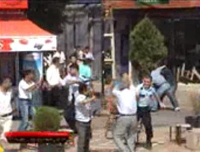 İki Gurup Arasındaki Kavga Kameraya Yansıdı