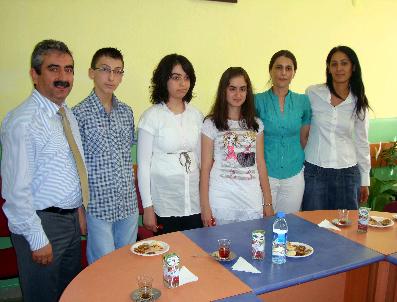 DEREDOLU - Gazipaşa Okul Aile Birliği’Nden Sbs Şampiyonlarına Altın