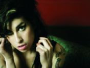 Amy Wine'house' ölü bulundu
