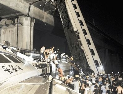 Çin'de hızlı tren kazası: 16 ölü