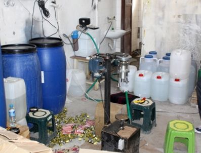 Gaziantep'te 7 bin 560 şişe sahte içki ele geçirildi