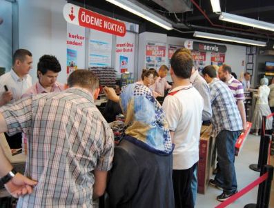 Teknoloji mağazaları da pazarlığa başladı