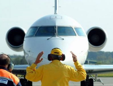 Uçak korkusu havaalanını ayağa kaldırdı