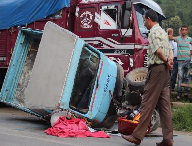 ALTıNDERE - Akyazı‘da Trafik Kazası: 1 Ölü