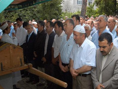 OSMAN KAHVECI - Eski Milletvekilinin Babası Vefat Etti