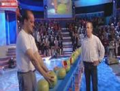 Kafasıyla 55 saniyede 37 karpuz kırdı