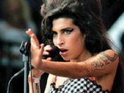 Amy Winehouse öldü (Sevenleri yasta)