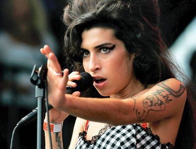 KEMAL DOĞULU - Hande Yener'den Amy Winehouse süprizi (Şarkıcı Amy Winehouse öldü)