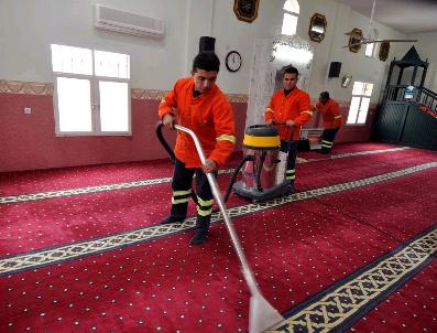 Çukurova‘da Camilere Ramazan Temizliği