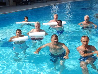 Denizde Ve Havuzda Buzlu Serinlik