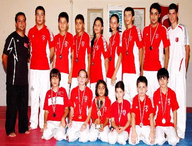 Denizli Belediyesporlu Tekvandocular 10 Madalyayla Döndü