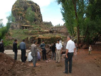 Muş’Ta Köy Yolları Yeniden Yapılıyor