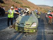 Otomobil Tır‘a Arkadan Çarptı: 3 Ölü 4 Yaralı