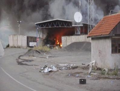 Sırplar Jarinje Sınır Kapısını Ateşe Verdi