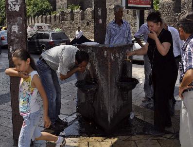 45 Derece Sıcaklık Kayseri‘yi Kavuruyor