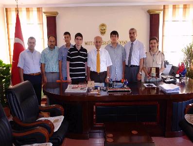 YUSUF ODABAŞ - Başarılı Öğrenciler Vali Yusuf Odabaş‘ı Ziyaret Etti