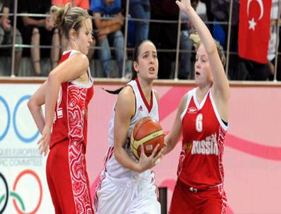 Bayan Basketbolcular 4. Oldu