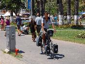 Bisikletle 10 Ülkeden Geçti Türkiye’De Ceza Yedi