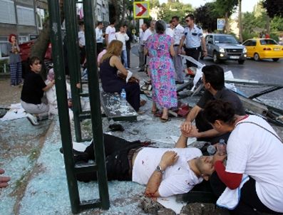 ÇENGELKÖY - 1 kişi öldü 8 kişi yaralandı