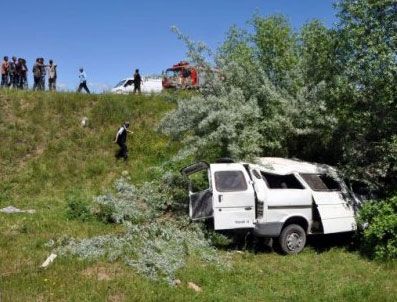 YıLMAZ ÇETIN - Kastamonu'da trafik kazası: 2 ölü
