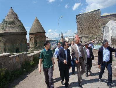 DEVLET PLANLAMA TEŞKILATı - Yakutiye Belediye Başkanı Korkut: Üç Kümbetler Yeniden Doğuyor