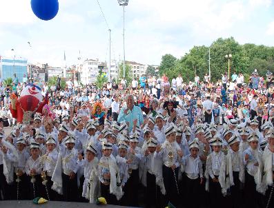 NERIMAN POSBıYıK - Kdz. Ereğli Belediyesi’Nden Sünnet Şenliği