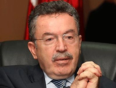 YUSUF ZİYA ÖZCAN - YÖK Başkanı Özcan uçuş eğitimleri alıyor