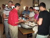 Akyazı İmam Hatip Lisesinde Geleneksel Pilav Gününde Eski Mezunlar Bir Araya Geldi