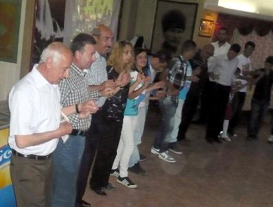 AKDAMAR ADASı - Ankaralı Kafileye Veda Gecesi