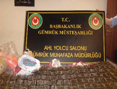 EMIRATES HAVAYOLLARı - Atatürk Havalimanı‘nda Viagra Operasyonu