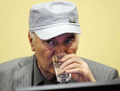 LAHEY - Hâkime Kafa Tutan Mladiç Mahkeme Salonunu Karıştırdı