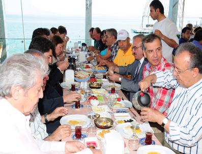 ATAY USLU - Vali Karaloğlu Antalya‘da Yaşayan Vanlılarla Kahvaltıda Buluştu