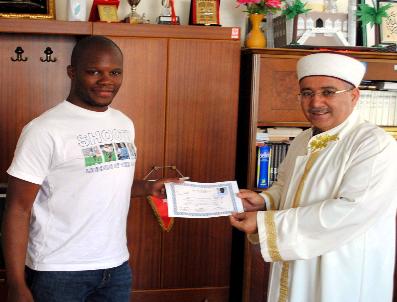 NATHAN - İngiliz Vatandaşı Müslüman Oldu