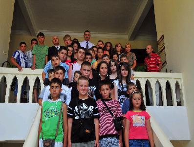 ‘Sevgi Köprüsü Projesi‘ Öğrencilerinden Vali Güvenç‘e Ziyaret