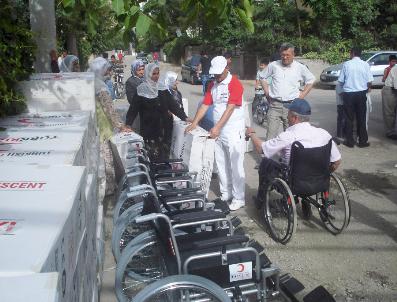 Kızılay‘dan İhtiyaç Sahibi 7 Kişiye Tekerlekli Sandalye