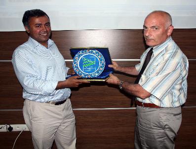 Pakistanlı Doktordan Rize’De Konferans