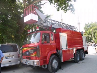 ALI ASLAN - Eski İtfaiye Aracı Yenilenerek Kullanılmaya Başlandı