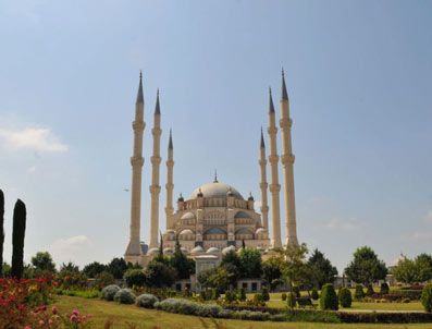 MUSTAFA ÜNALDı - 20 bin kişilik caminin klima sorunu