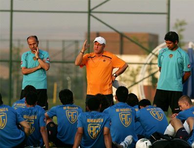 A. Gücü teknik patronu Mesut Bakkal takımdan memnun