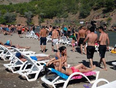 Munzur Çayı Bodrum'u aratmadı