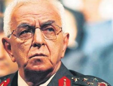 Komutanların istifası Yunanistan'ı alarma geçirdi