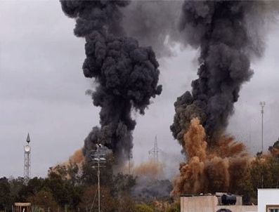 NATO Libya'da televizyon uydularını vurdu