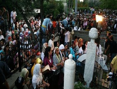 Oruç Baba Türbesi'nde ilk iftar yoğunluğu
