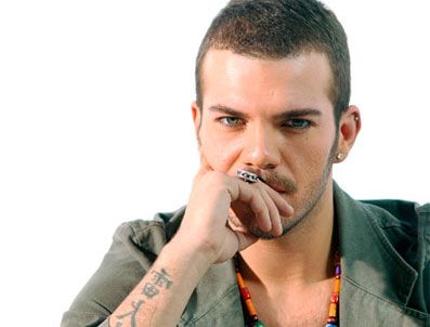 Tolga Karel'den Tatlıtuğ'a: 'Herkes yerini bilsin'