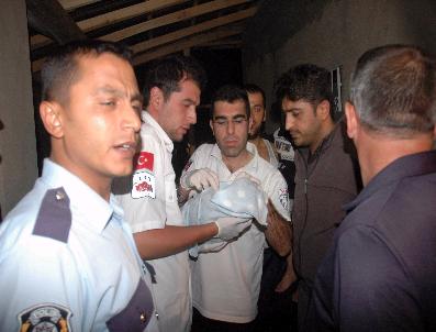 YALIM EREZ - Van‘da Sokağa Terkedilmiş Bebek Bulundu